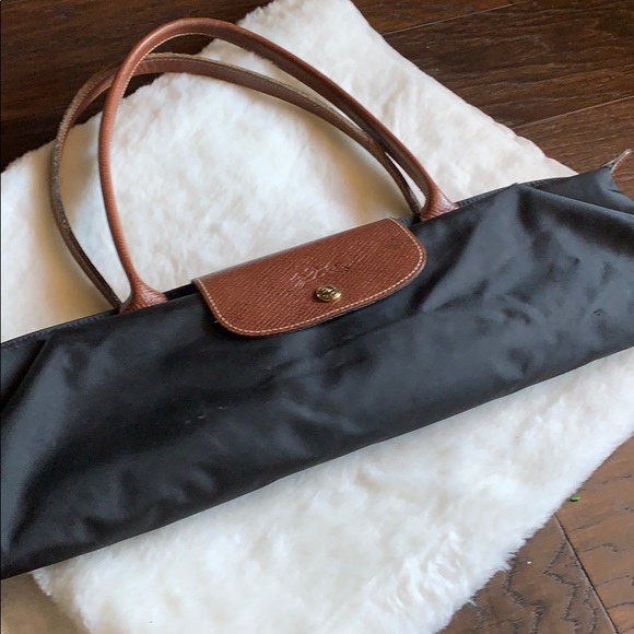 Longchamp large shoulder purse - Picture 2 of 14